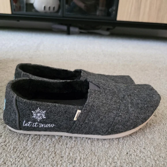 Toms | Shoes | Toms Gray Flats Cozy Slipon Loafers | Poshmark display picture 3